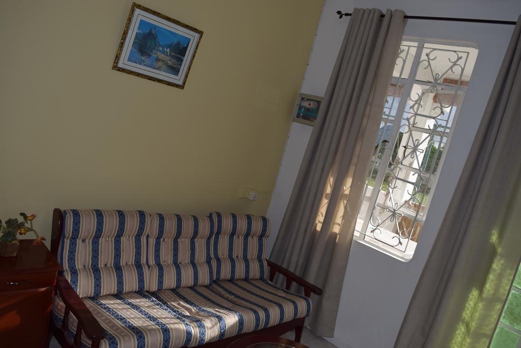 Mauri Holidays 'Budgeted Apartment' Ла-Ґулет Номер фото