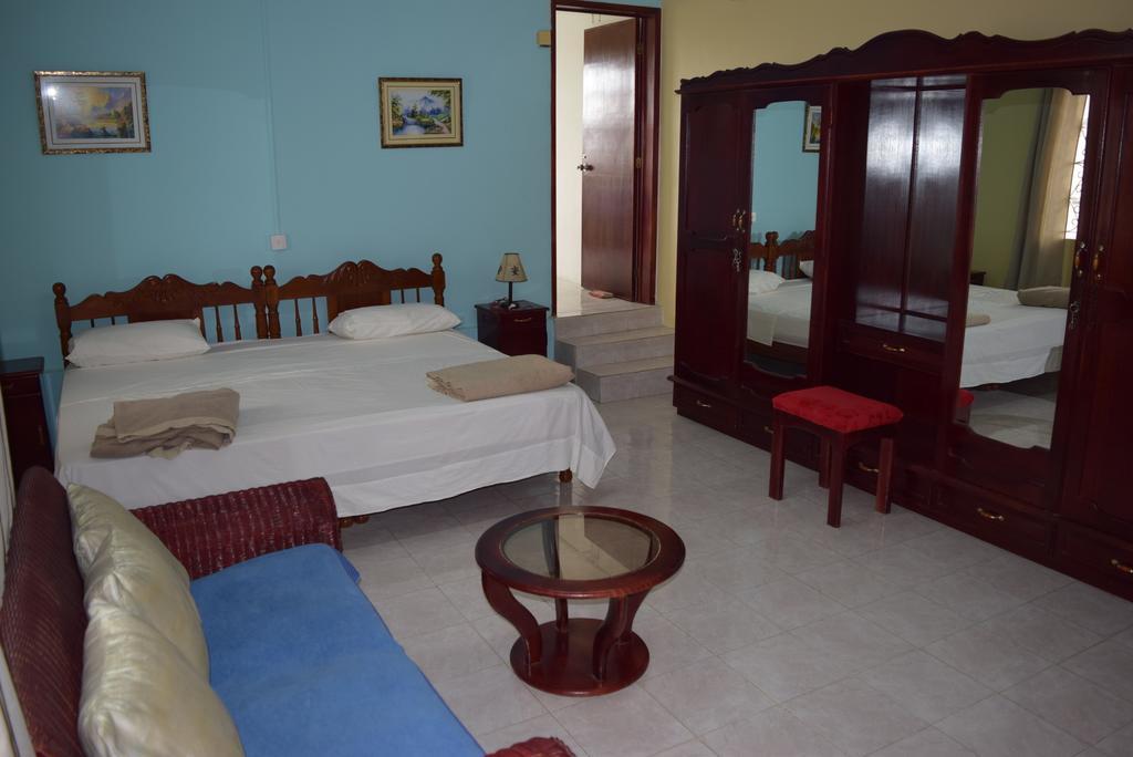 Mauri Holidays 'Budgeted Apartment' Ла-Ґулет Номер фото